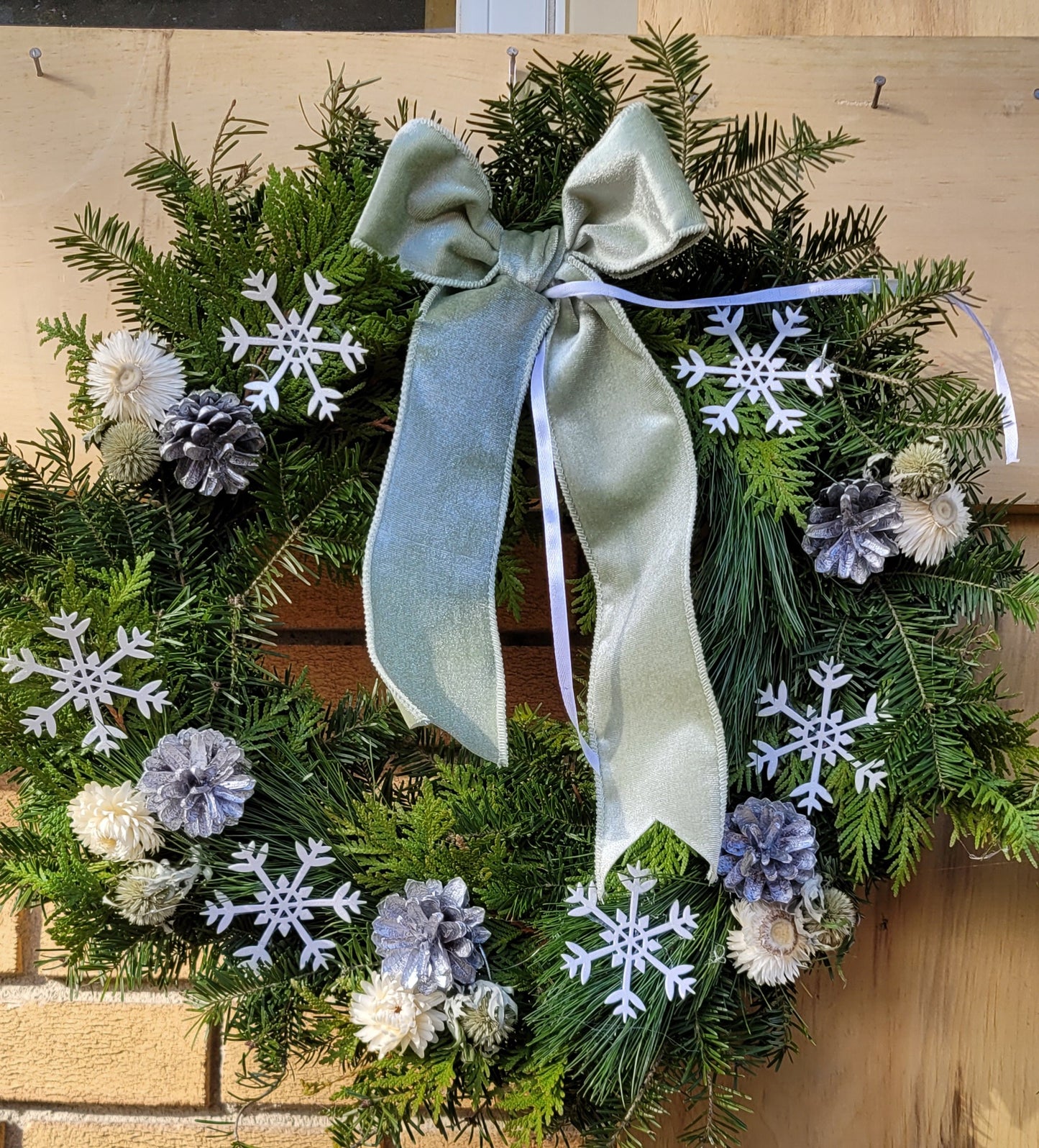 Mixed Evergreen Christmas Wreath 20"